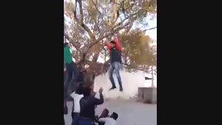 این کلیپش باحاله بعدشم عذر میخوام که با کلیپ حاج اقایه ناراحتتون کردم (اصلنشم میخواین ببخشین نمیخواینم به من چه ایییییش)