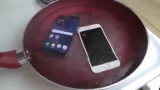 تست آب جوش اپل آیفون 7 و سامسونگ Galaxy S7