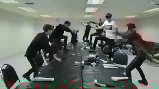 بیا وسط قرش بده!!خدای من اکسو خل شد رفت!!دیوونه بازی در این حد؟تقدیم به اجی on76