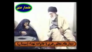 شعرخواندن مادر شهید برای رهبر انقلاب