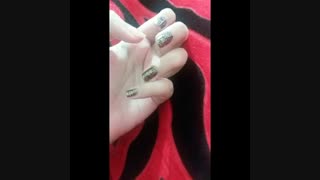 لاکه من واسه عروسیه امشب..خودت بلد نیستی لاک بزنی :|