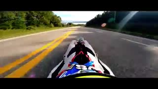 رسیدن به سرعت 161 کیلومتر در ساعت با سورتمه در خیابان  / رسانه تصویری وی گذر