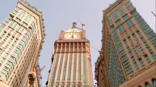 برج زیبای  ساعت مکه که از فاصله 6 کیلومتری نیز دیده میشود