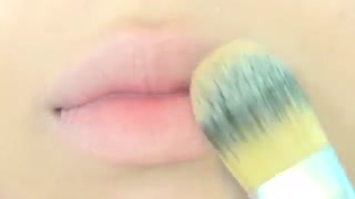 آموزش رژ لب زدن به سبک کره ای ها