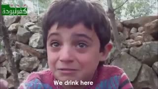 درخشش معصومیت در چشم های خیس این کودک سوری