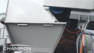 پر کردن سالن های پرورش توسط ماشین آلات