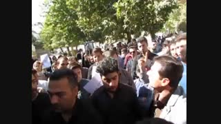 فیلم اعتراض مردم مریوان از فرماندار بخاطر جاده مروان- سنندج