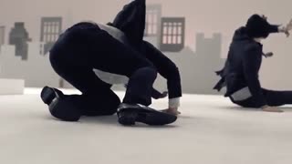 جلو دختره قیافه میگیرن :)) میخورن زمین ضایع میشنو همچنان عرررررررر:))))))) کاورو :>