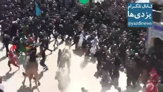 رم کردن شتر کاروان عزاداری در زارچ یزد
