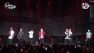 BTS 21st Century Girls  off stageباز هم خل بازی های بی تی اس البته به همراه طرفداراشون و هماهنگی برا خوندن اهنگ به طور دسته جمعی