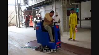 نظافت صنعتی کارخانه های کاشی و سرامیک / اسکرابر صنعتی سرنشین دار / دستگاه زمین شوی صنعتی