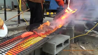 سرخ کردن استیک با مواد مذاب در کارخانه