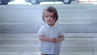 تبلیغ آب معدنی جالب با استفاده از نینی ها