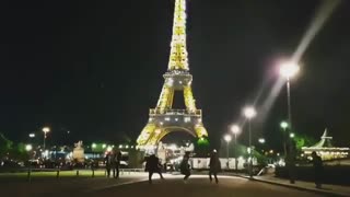 16.10.20 Yonghwa CNBLUE IG - Eiffel Tower