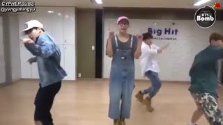 وای چقد خوشم میاد از این اهنگ bts البته رقصشم دوس دارم