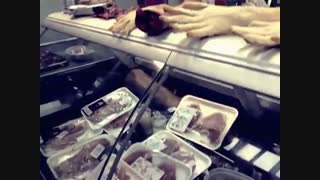 فروش گوشت مرده چین شروع کرده به صادر کردن گوشت مرده هایش توجه : لطفاً بیماران قلبی ویدئو را مشاهده نکنند
