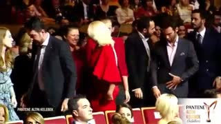 مراسم اهدای جایزه پروانه طلایی به بازیگران سریال عشق اجاره ای