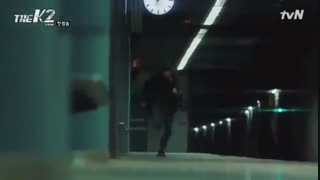 سکانس زیبای نجات یافتن ایم یونا توسط جی چانگ ووک در سریال کره ای THE K2