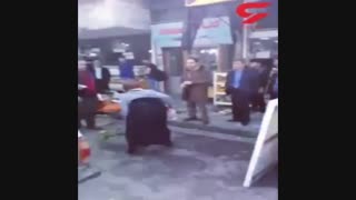 درگیری مامور شهرداری فومن .با زن دستفروش