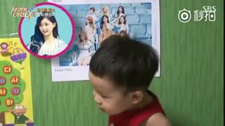 این پسر طرفدار درجه یک twice