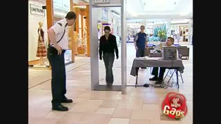 دوربین مخفی بازرسی بدنی در فروشگاه