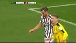 خلاصه بازی:  اینتراخت  2 - 1  دورتموند