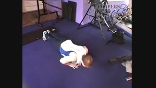 نمایش فیلم آموزش حرکات بدنسازی سینه شنا با دست بسته