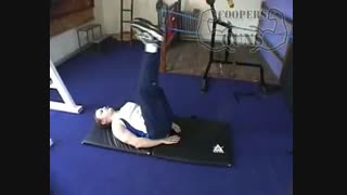 نمایش فیلم آموزش حرکات بدنسازی شکم کرانچ معکوس (بلند کردن پاها)
