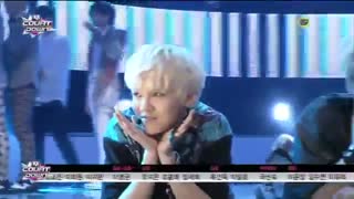 ووییی..تو این کنسرت پسرا دراز میکشن و اهنگ میخونن♡_♡...دلم برا دوستای نماشا تنگیده بود:(