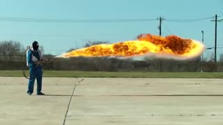 حرکت آهسته شعله افکن با جهش 50 فوتی-کیفیت فوق العاده بالا