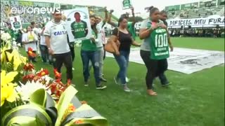 برپایی مراسم یادبود جان باختگان تیم فوتبال شاپه کوئنزه