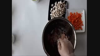 کالباس گوشت و مرغ