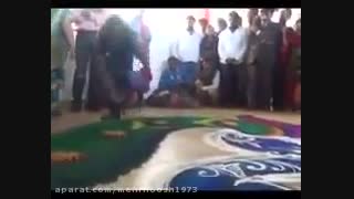 Woman makes a beautiful rangoli in minutes