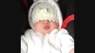 دلم میخواد لپاشو گاز بگیرممم >_<