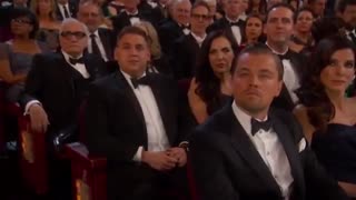 کارهای عجیب 10هنرمند معروفی که شاید باور نکنید.