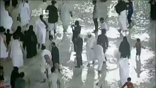 بارش باران در خانه خدا همراه تلاوت زیبای قرآن