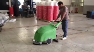 دستگاه اسکرابر - زمین شوی صنعتی - شرکت پیشتاز