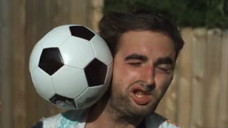 برخورد توپ فوتبال به صورت چندین برابر آهسته تر