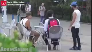 دوربین مخفی عکس العمل آمریکاییها دربرابر مزاحمت و کندن حجاب یک زن محجبه