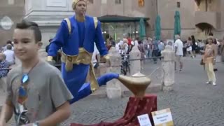 آقا این دیگه چه جورشه-غول چراغ جادوی واقعی