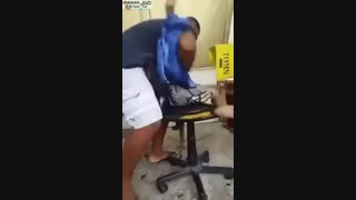 بعضی ارایشگرا انقد طول می دن ادم زیر دستشون خوابش می بره!!!!!