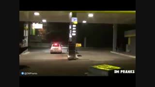 حمله زامبی  تبر به دست