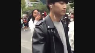 JB And His Fans In The Street