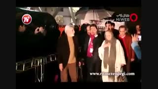 تنها ویدئوی منتشر شده از مراسم رد کارپت پُر ستاره اختتامیه فیلم فجر زیر باران شدید تهران