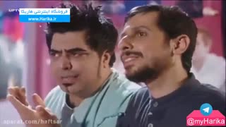 تماشای بازی پرسپولیس و استقلال توسط دوقلوی های به هم چسبیده (چارچنگولی)