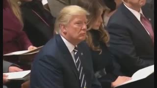 گوش دادن دونالد ترامپ به تلاوت قرآن (2 بهمن/ 21 ژانویه)