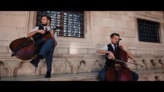 اجرای بی نظیر موسیقی Moon River  توسط گروه 2Cellos
