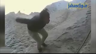 آخه تو که بلد نیستی مگه؟