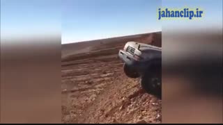 عبور از روی خاکریز و چپ کردن خودرو