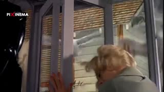 سکانس باجه تلفن در فیلم پرندگان(The Birds,1963)